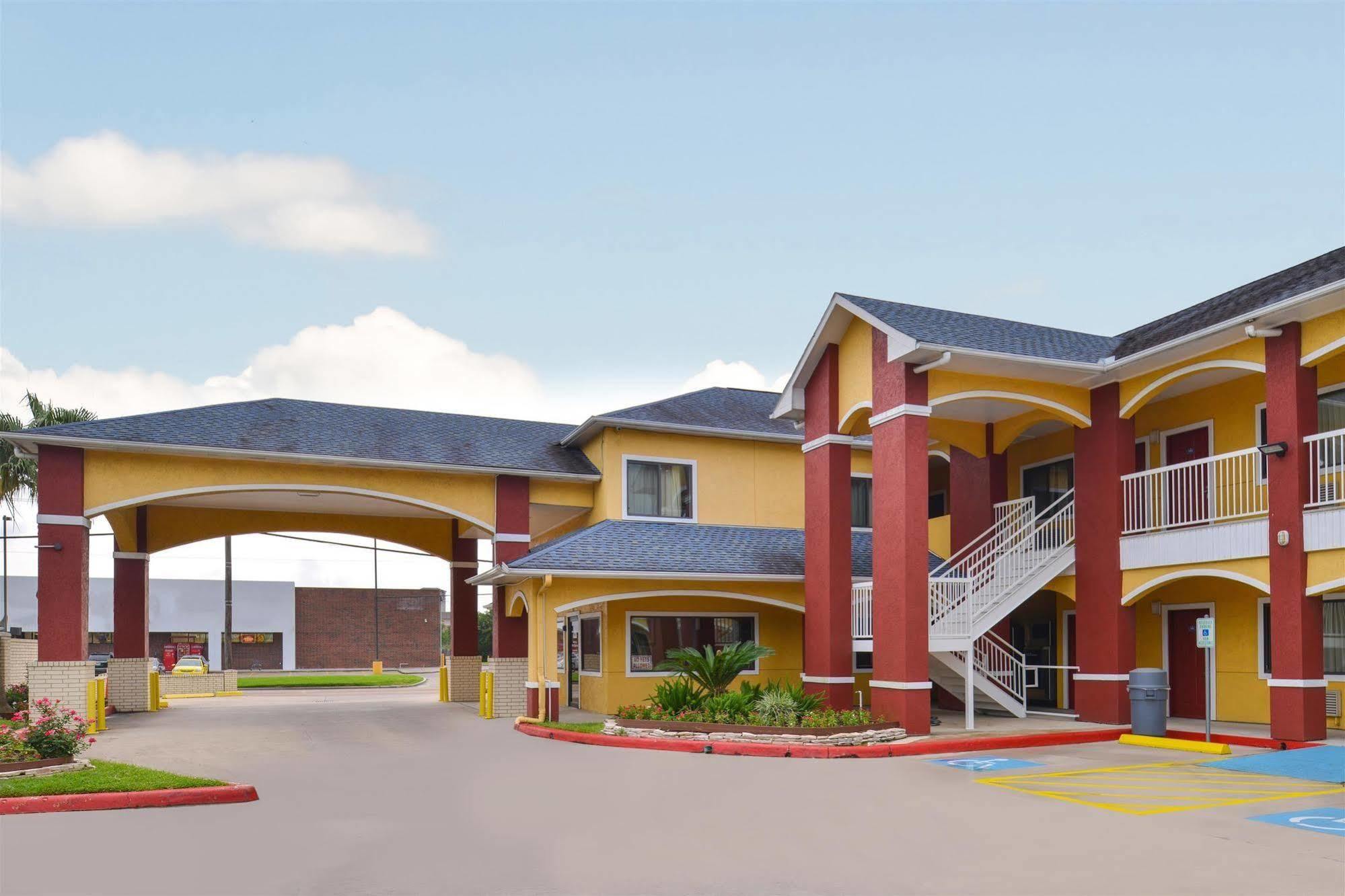 Americas Best Value Inn-Baytown Esterno foto